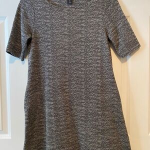Paraphrase Dress - gray tweed shift with short sleeves - Sz Small